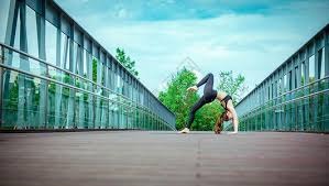 扑克高手的策略共性（顶级牌手策略的共同特征）